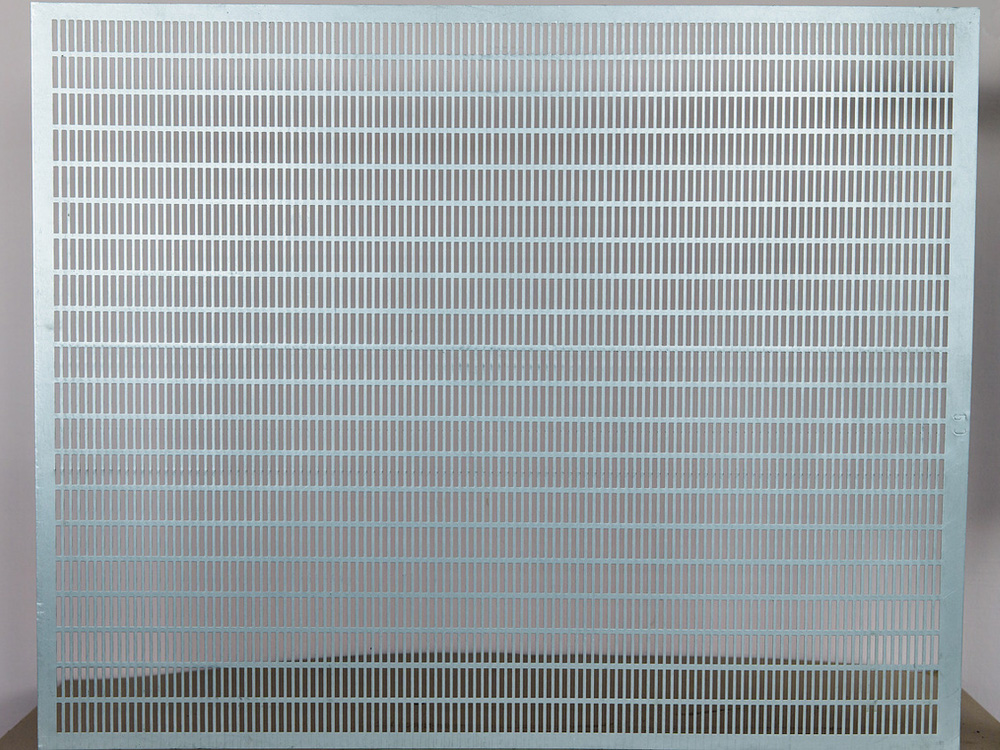 Фото решето 0,8x292x714 мм, прямоугольные отверстия 12 x 50 мм от ПерфоГрад